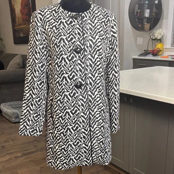 Chico's Black and White Patterned Blazer - Picture 3 of 8